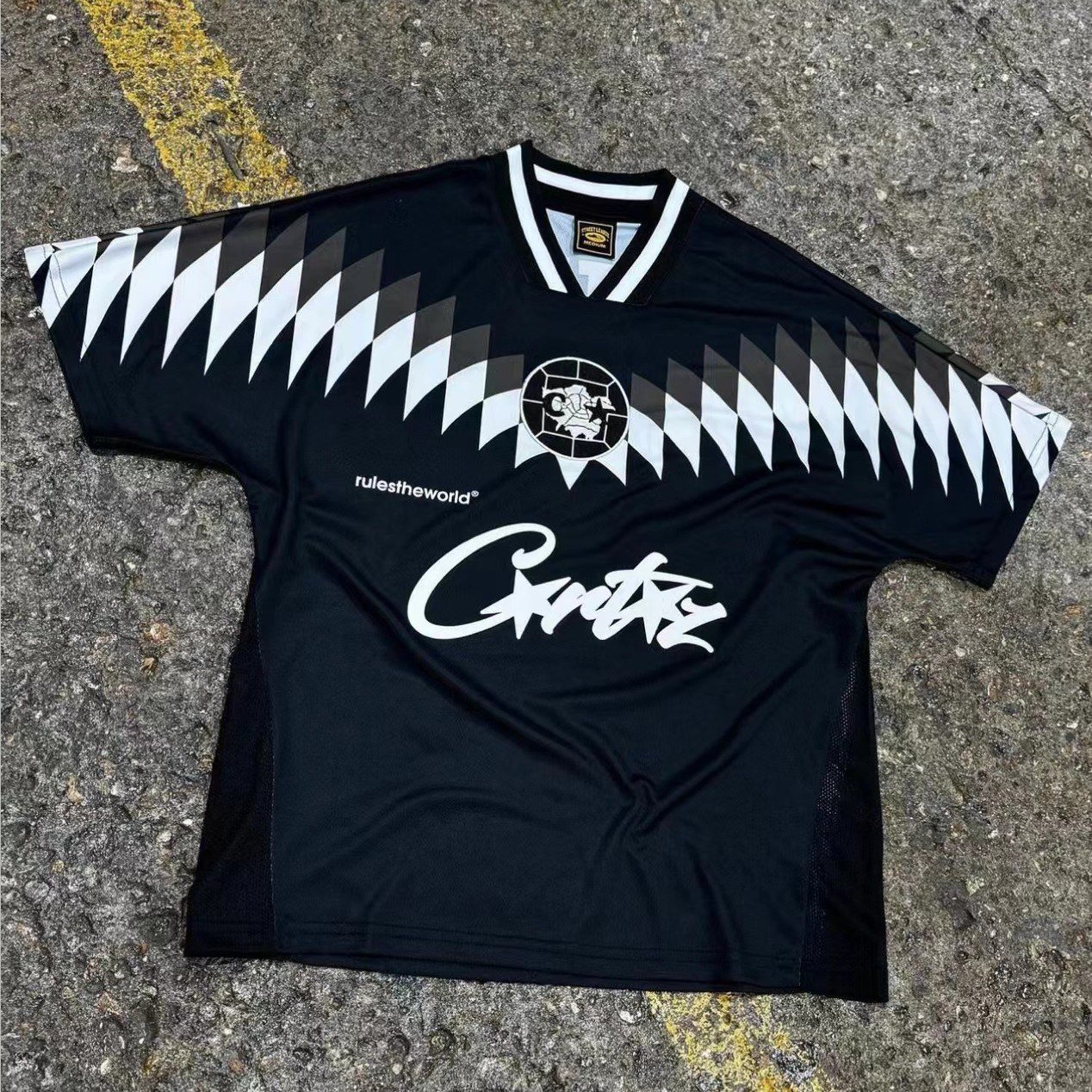 Camiseta Corteiz negra/blanco